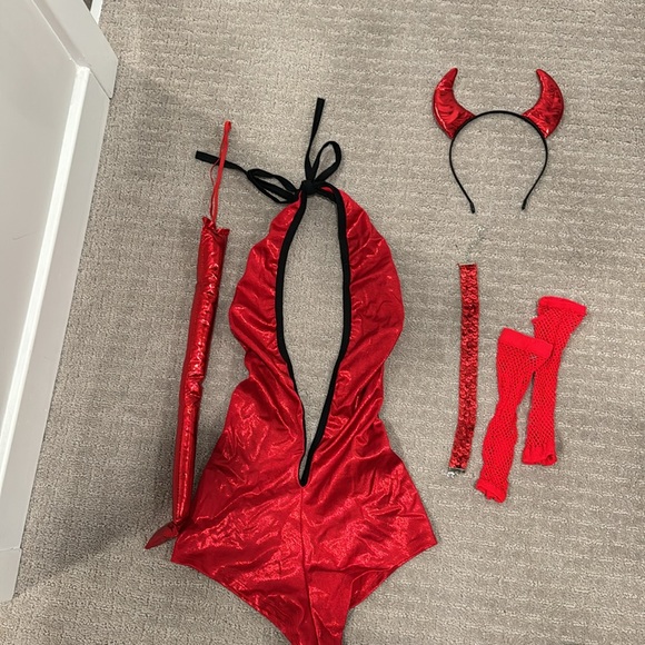 Sexy devil costume - Picture 2 of 2